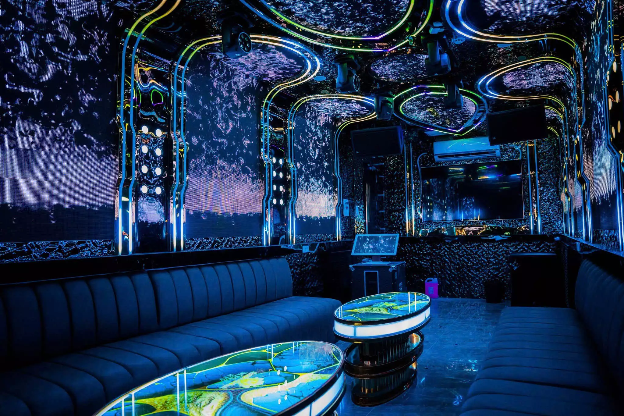 Karaoke LonDon – Mang hơi thở châu Âu giữa lòng Hà Đông