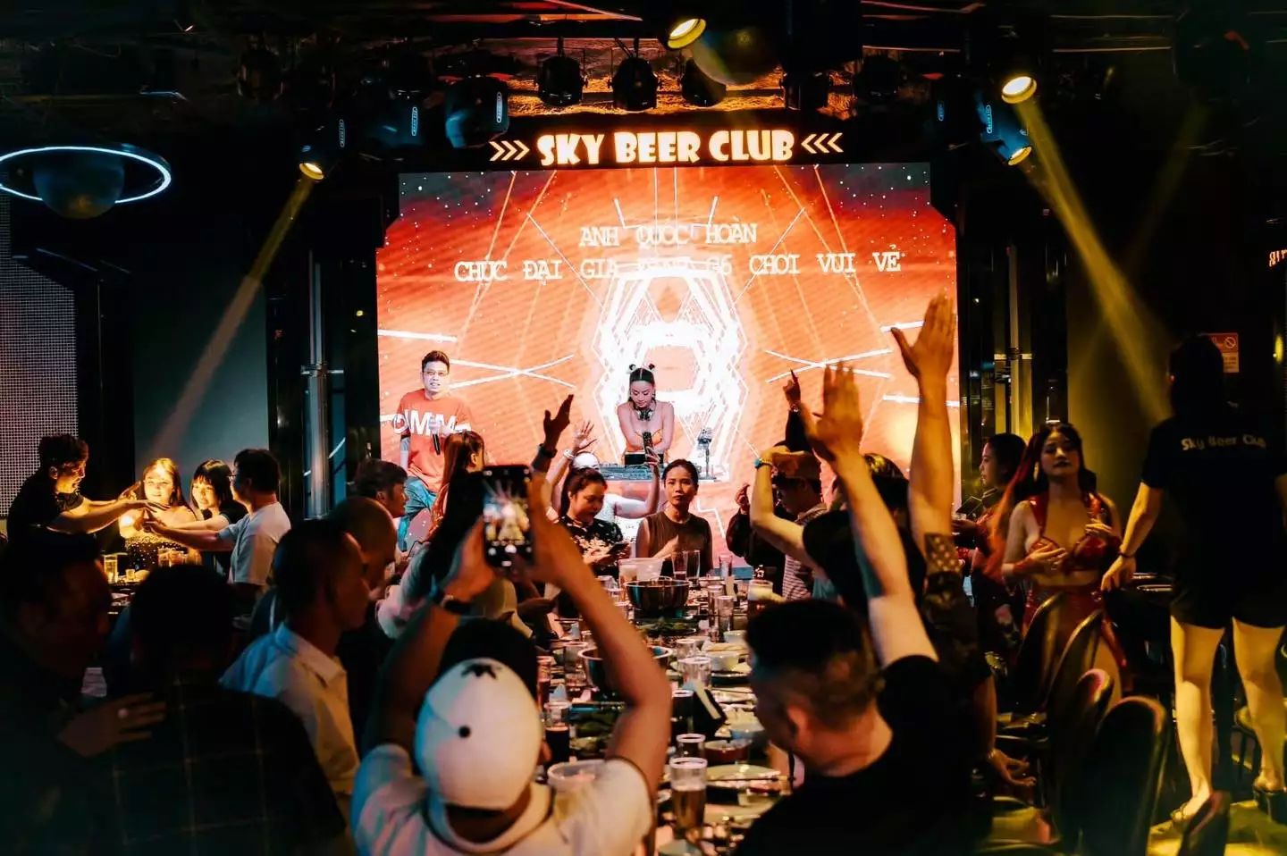 Sky Beer Club – Yên Xá, Thanh Trì: Địa điểm bar beer Hà Nội view ngoài trời độc đáo