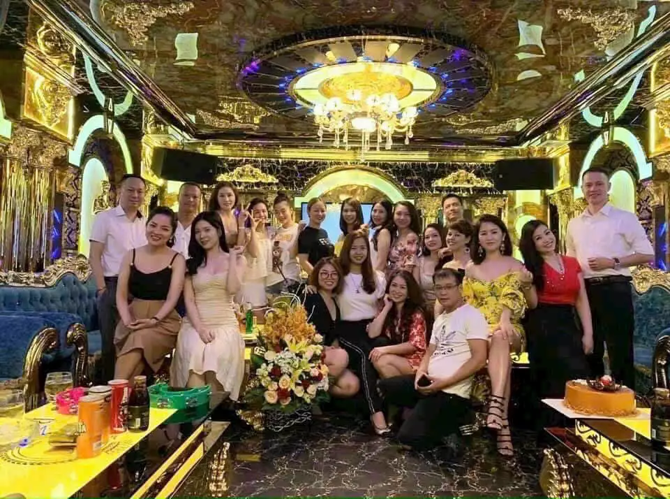 Karaoke Ione – Nguyễn Tuân, Thanh Xuân