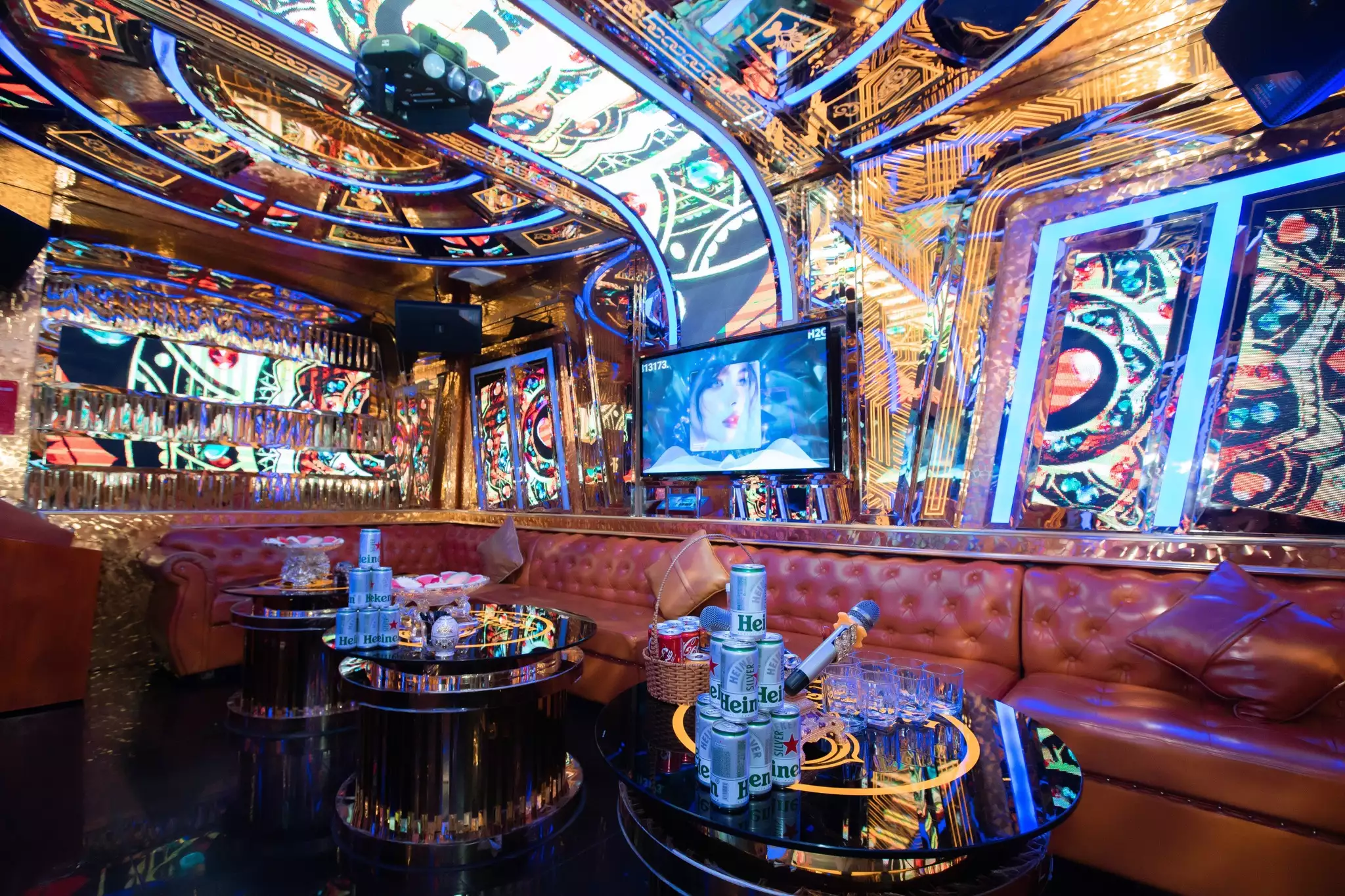 Karaoke Noucamp – Miếu Đầm – Sôi động cho hội “cuồng nhạc”