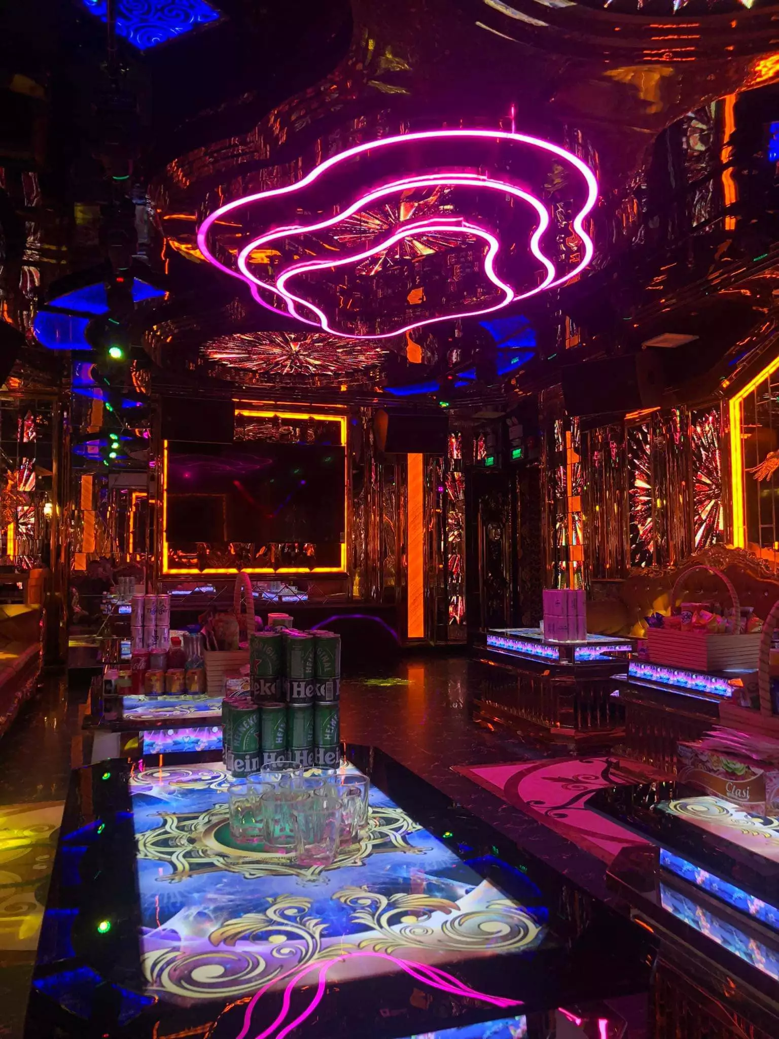 Trải nghiệm karaoke Đống Đa cực đã – Top 3 quán “gây nghiện” nhất Hà Nội