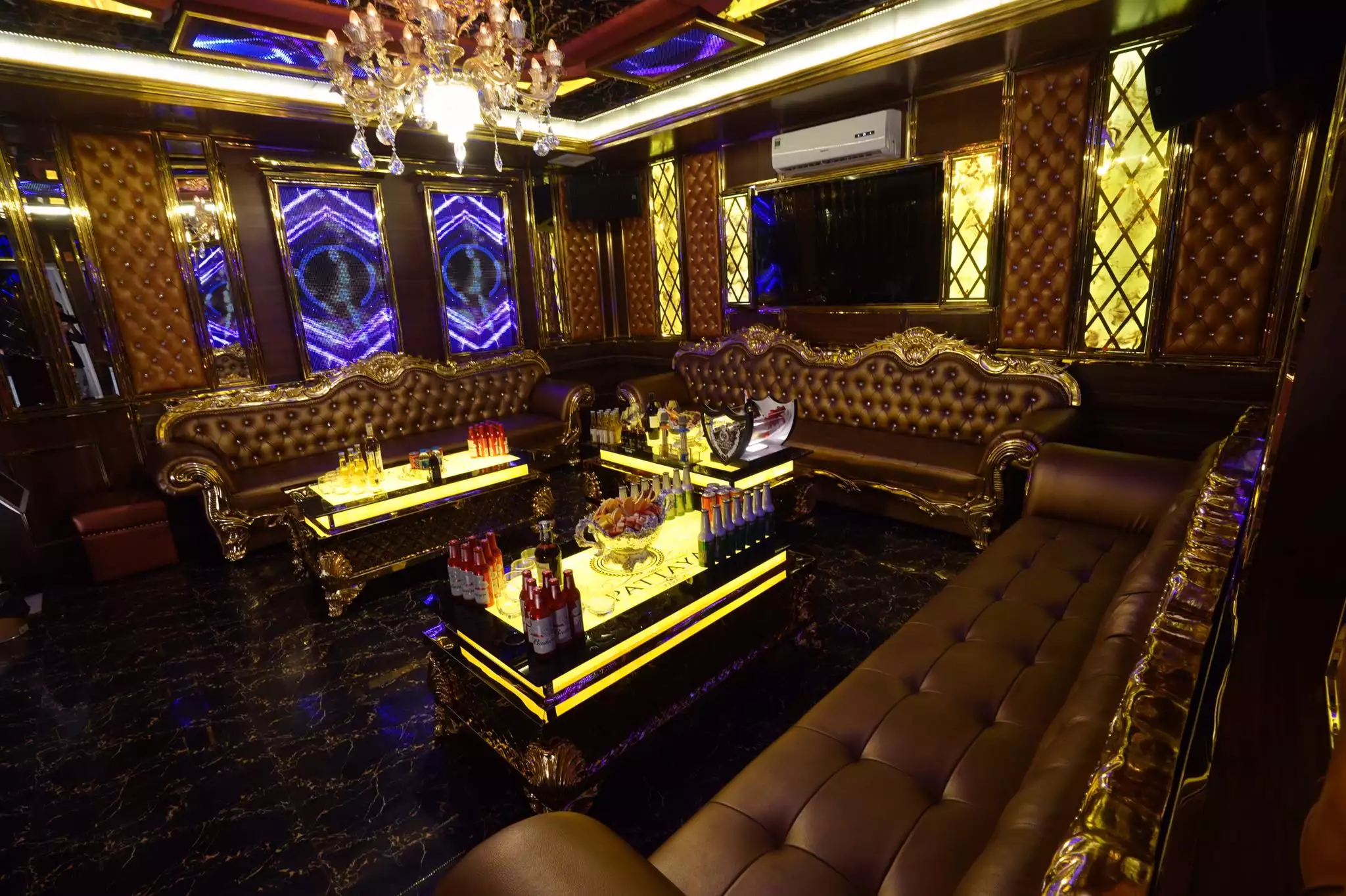 Karaoke Deluxe Q7 - Đỗ Quang