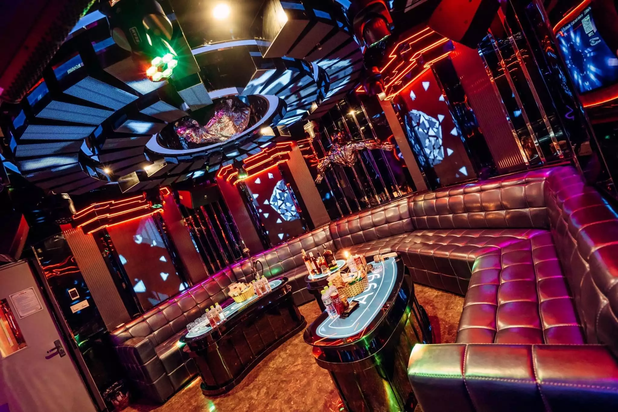 Karaoke A99 – Mộc mạc, tiện nghi