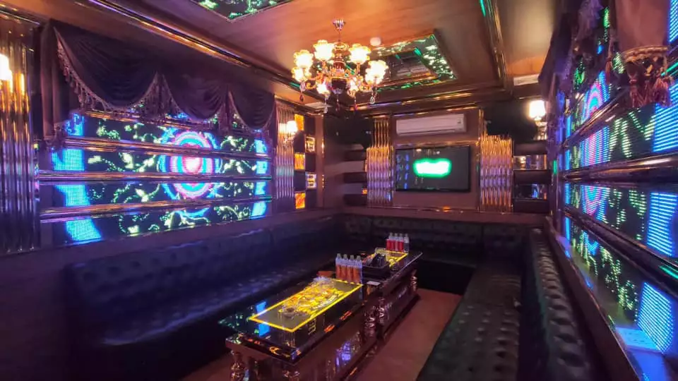 Karaoke Napoleon – Ấm cúng, phù hợp nhóm nhỏ